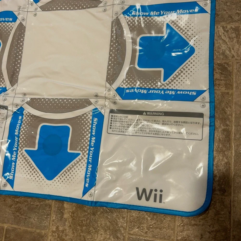 Konami Dance Dance Revolution Hottest Party Nintendo Wii Game Controller Mat